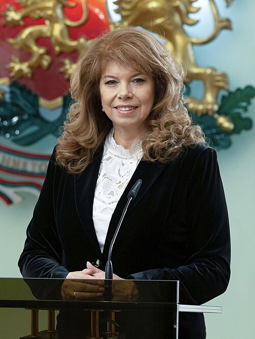 Илияна Йотова