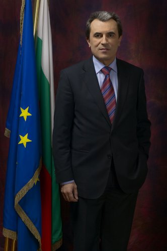 Портрет на Пламен Орешарски